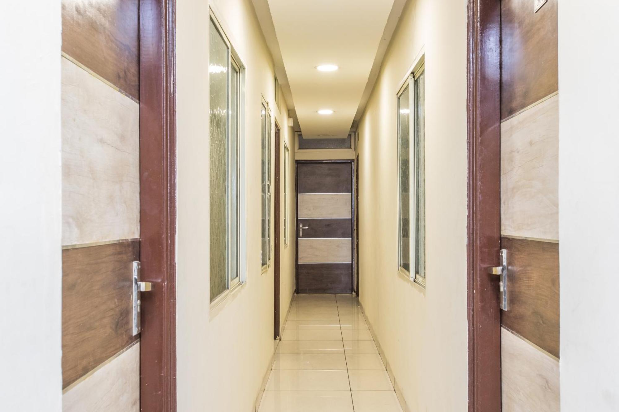Hotel Mehar Residency Indore Exteriör bild