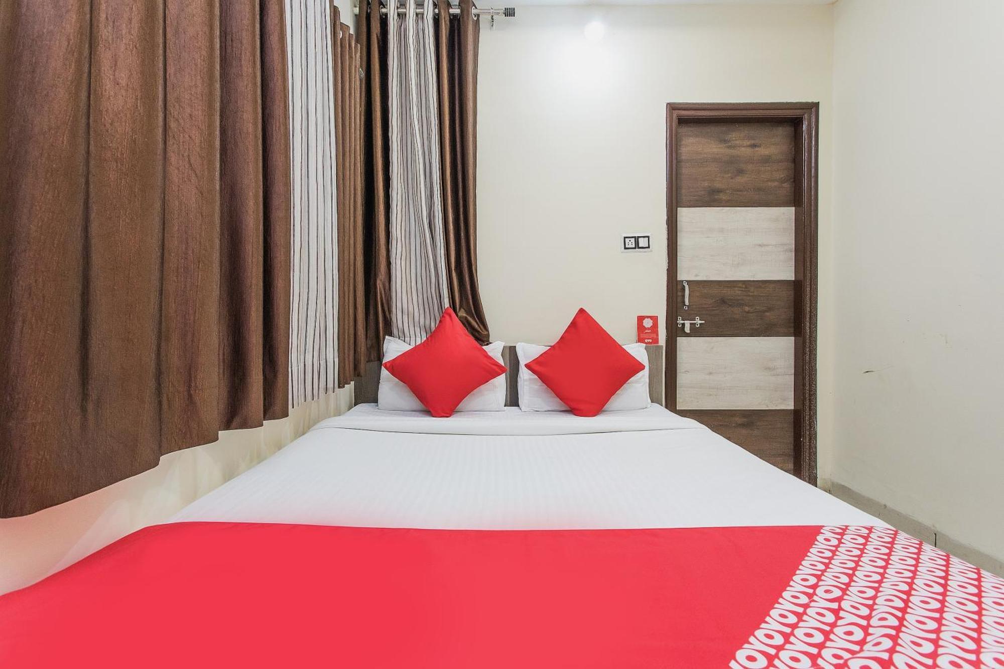 Hotel Mehar Residency Indore Exteriör bild