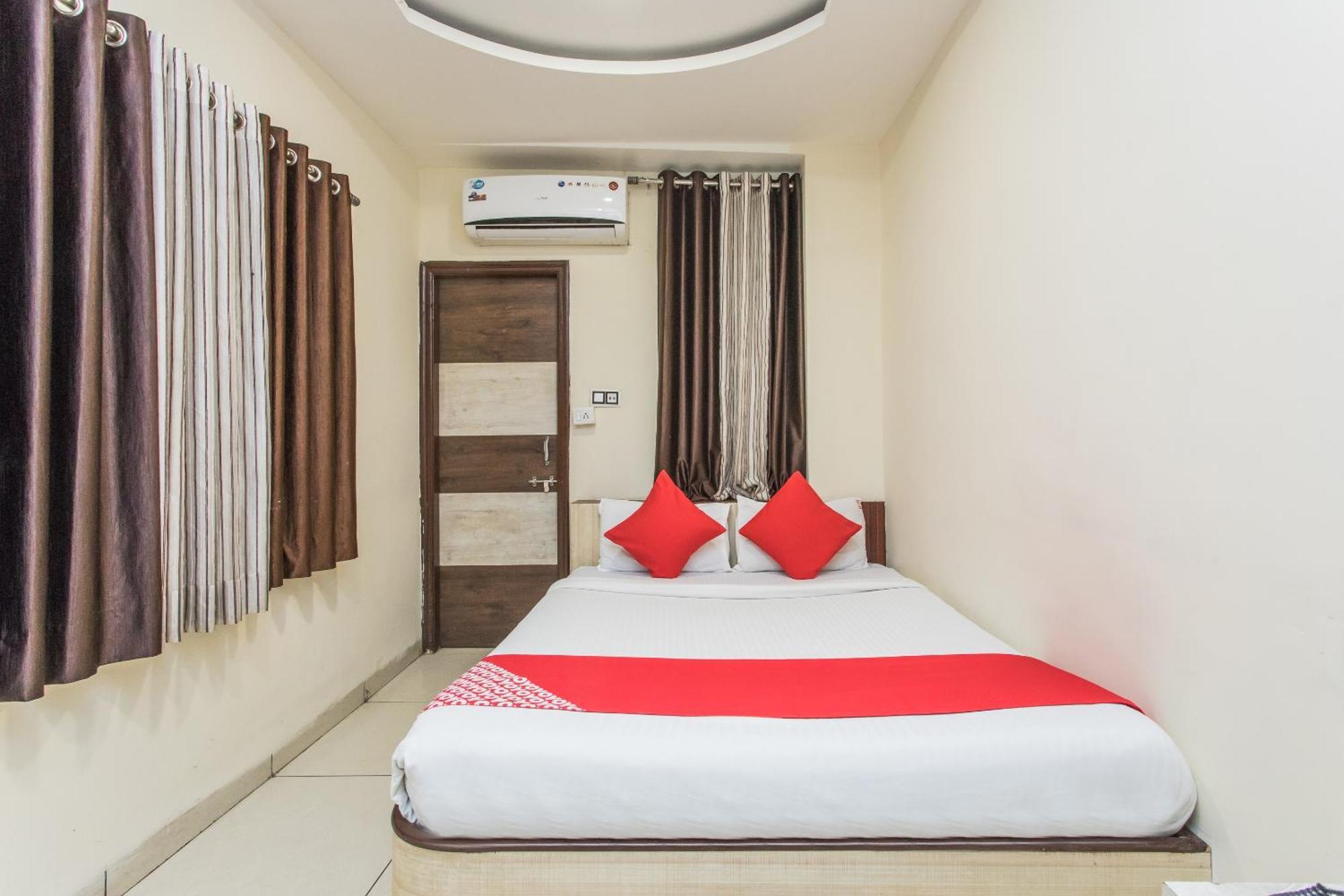 Hotel Mehar Residency Indore Exteriör bild